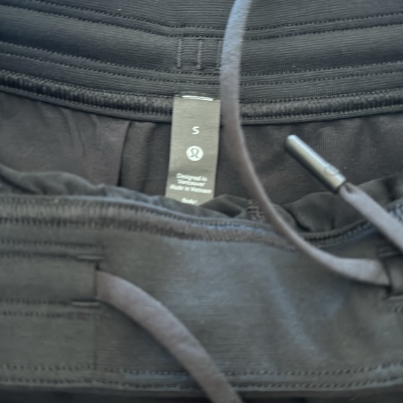 Lululemon Discipline Pant HEMMED Size small - Picture 3 of 6